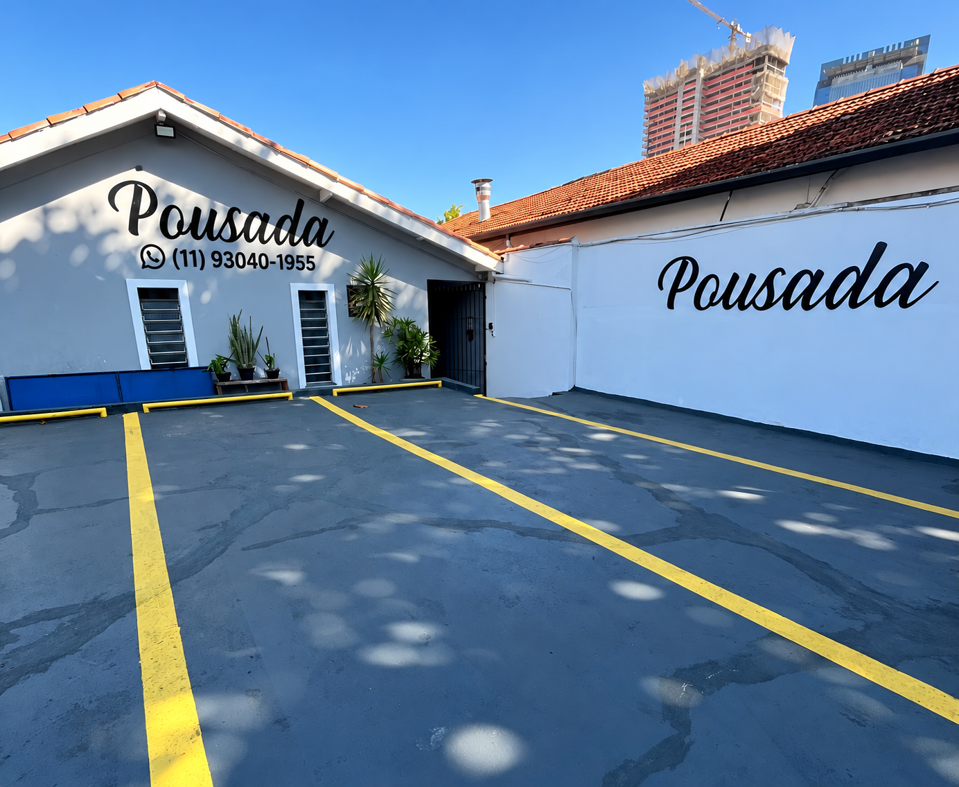 Fachada da Pousada Family