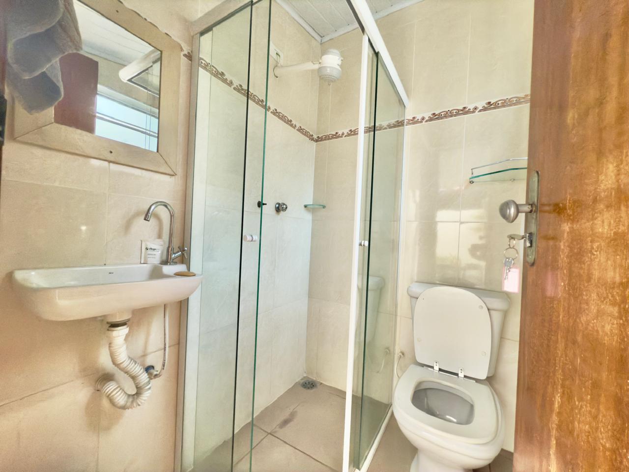 Banheiro exclusivo ao lado do quarto
